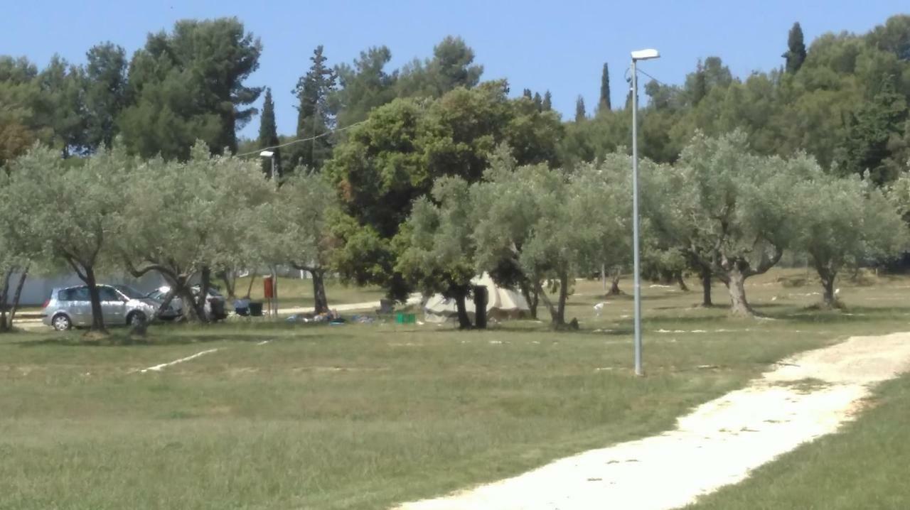 Mobile Home Cinzia Pula Exterior photo